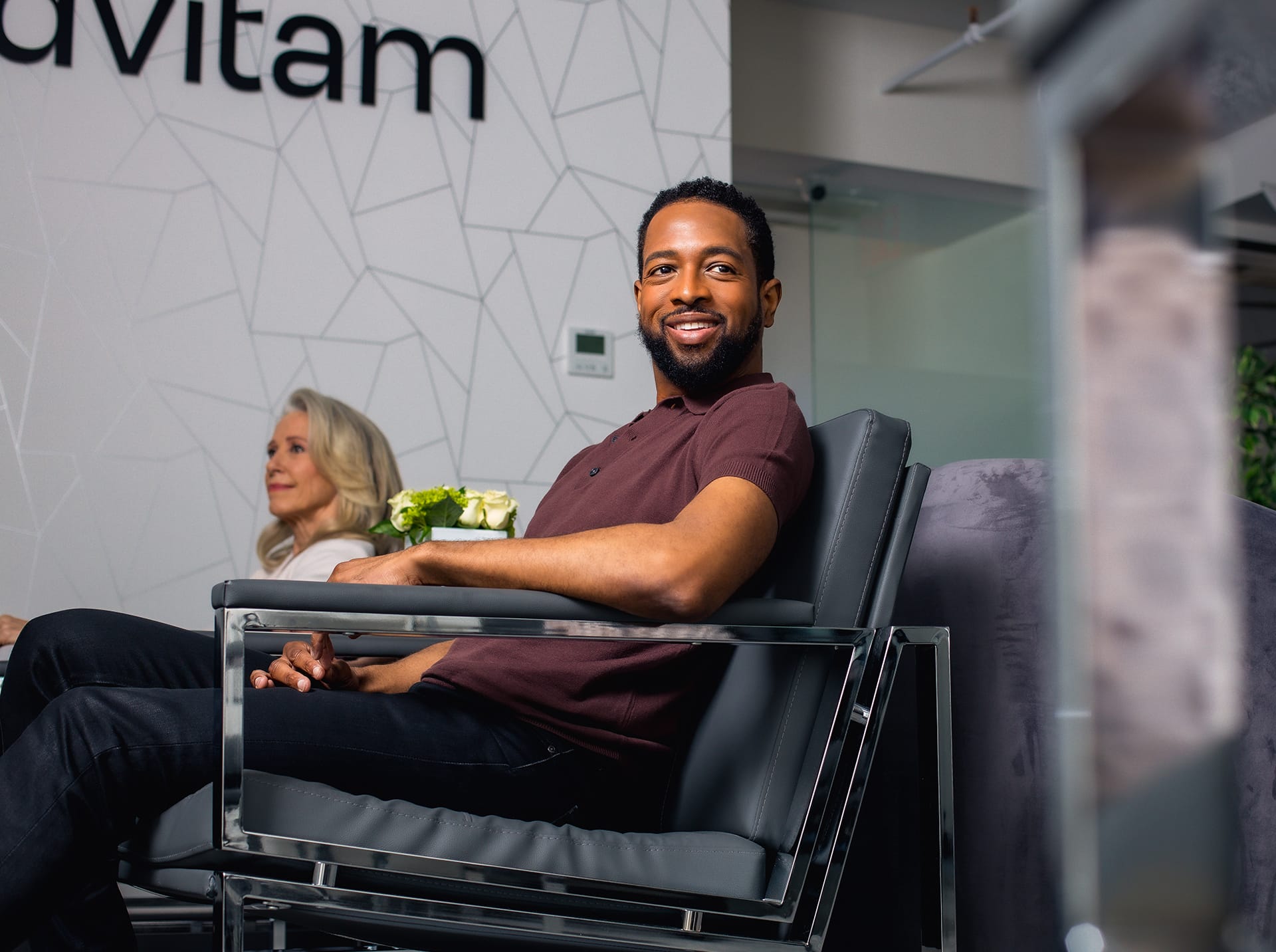 people sitting down at ⁺advitam®